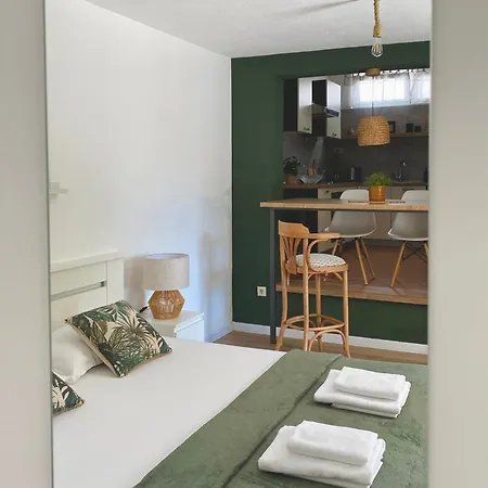 Apartman & Joy Of Life In *